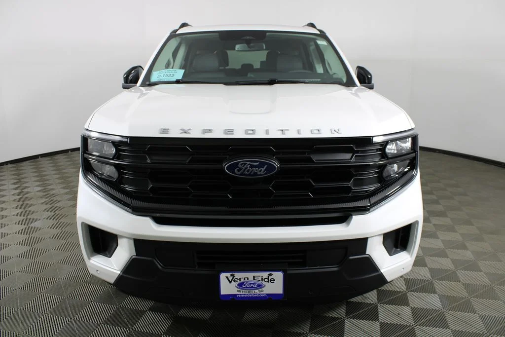 New 2026 Star White Metallic Tri-Coat Ford Active image 2
