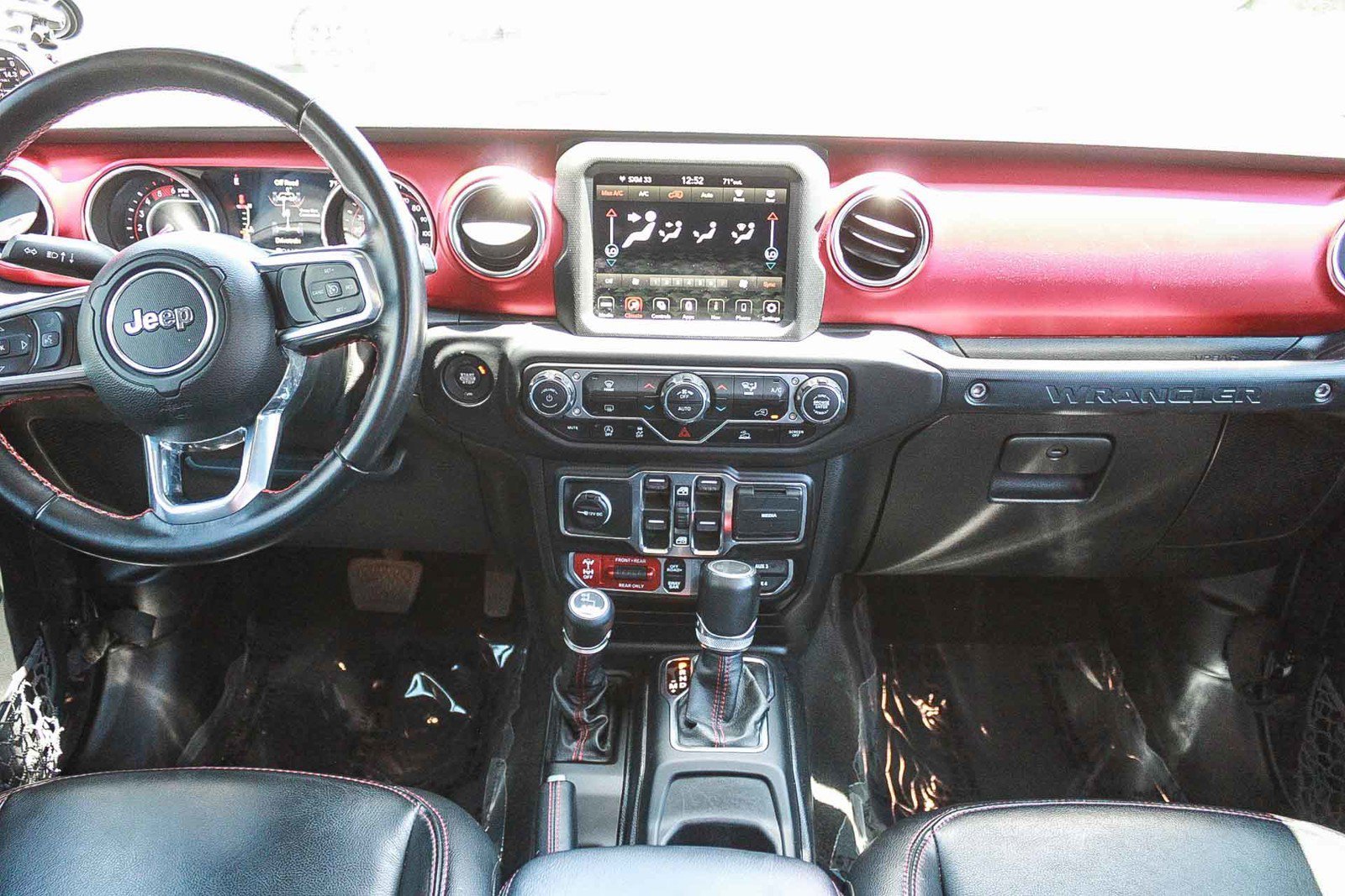 Used 2021 Granite Crystal Metallic Clearcoat Jeep Unlimited Rubicon image 12