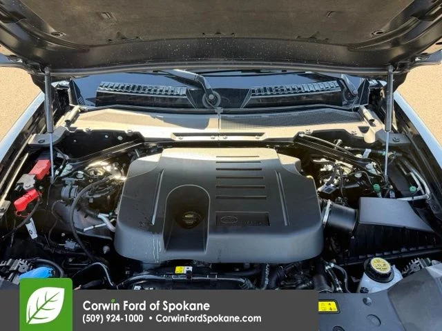 Used 2025  Land Rover X-Dynamic SE image 35