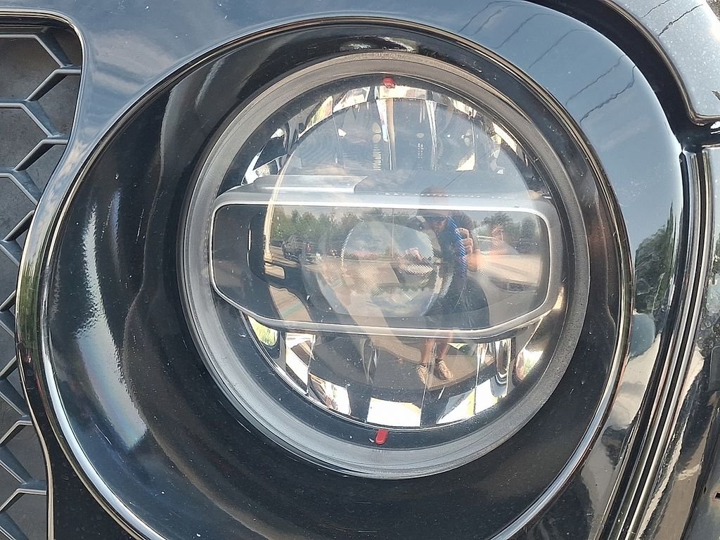 Used 2021 Black Jeep Sport image 8