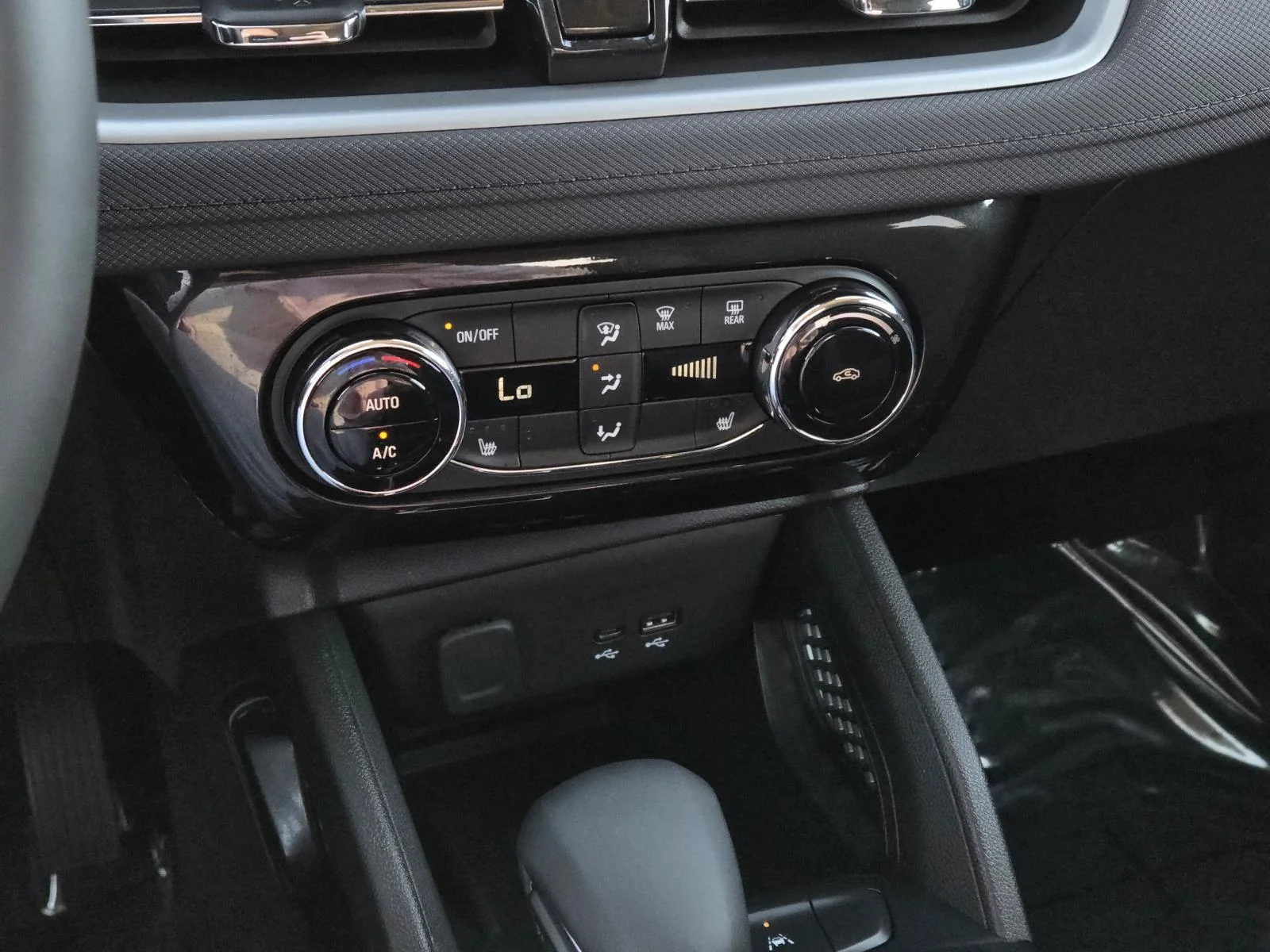 Used 2025 Mosaic Black Metallic Chevrolet LT image 24