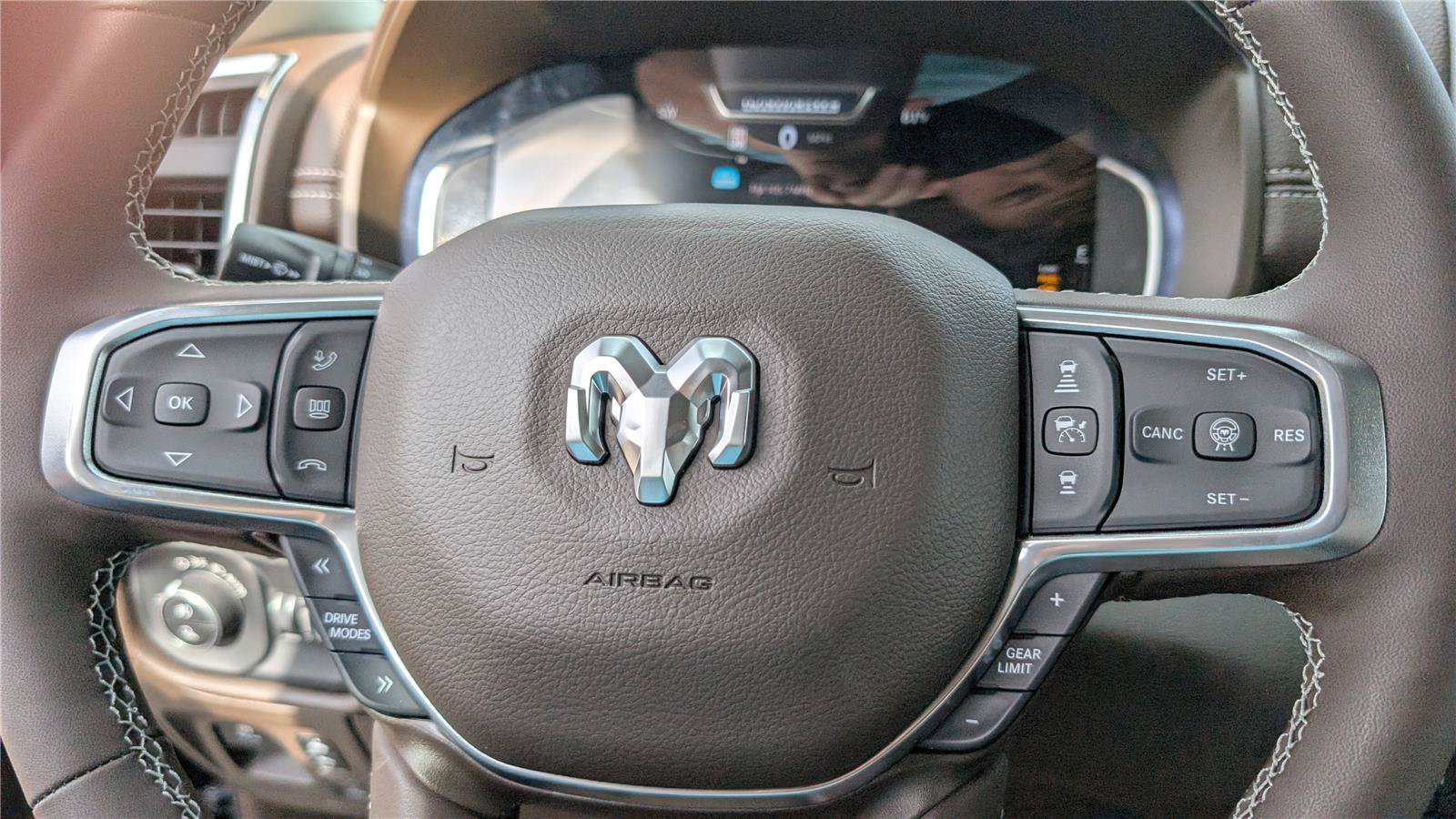 New 2026 Diamond Black Crystal Pearlcoat Ram Laramie image 23