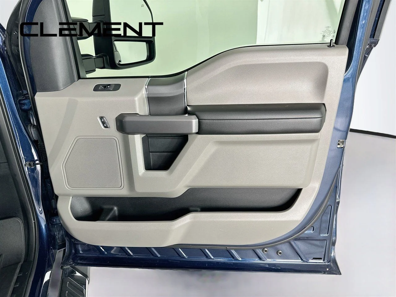 Used 2019 Blue Ford XLT image 34