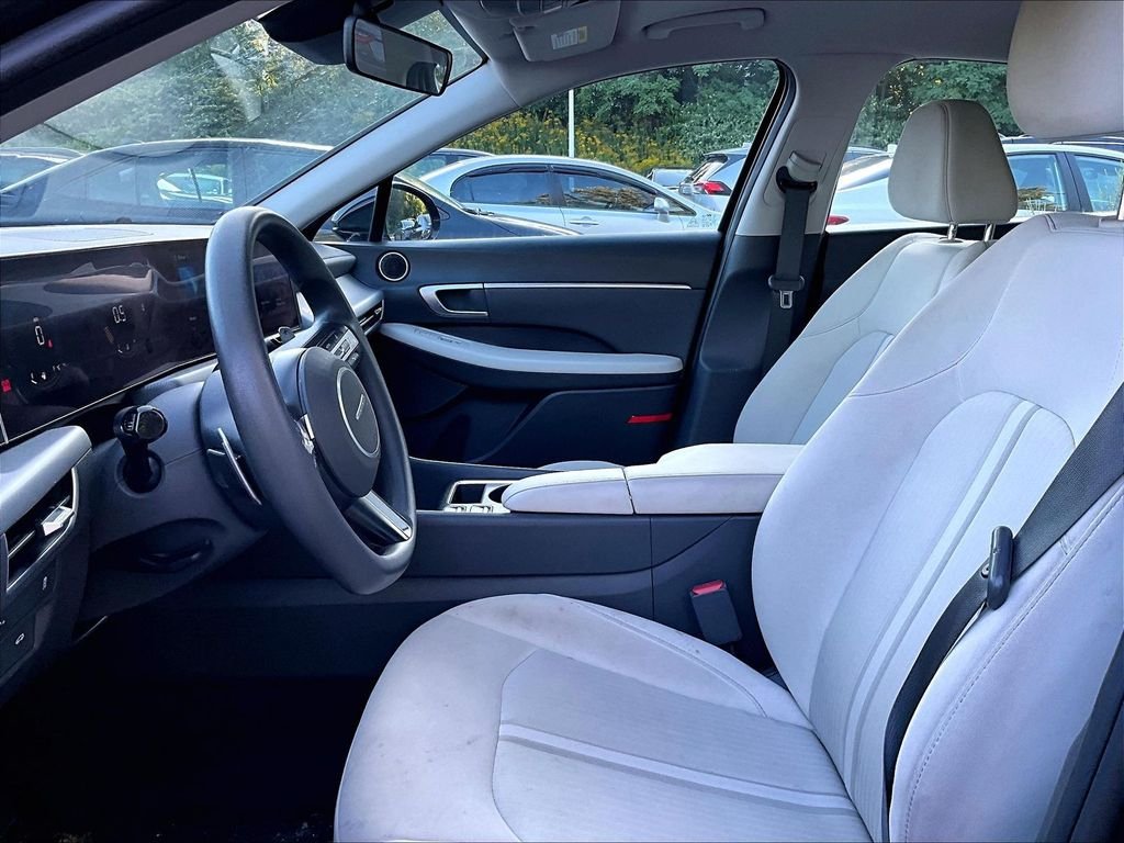 Used 2025 Blue Hyundai SEL image 4