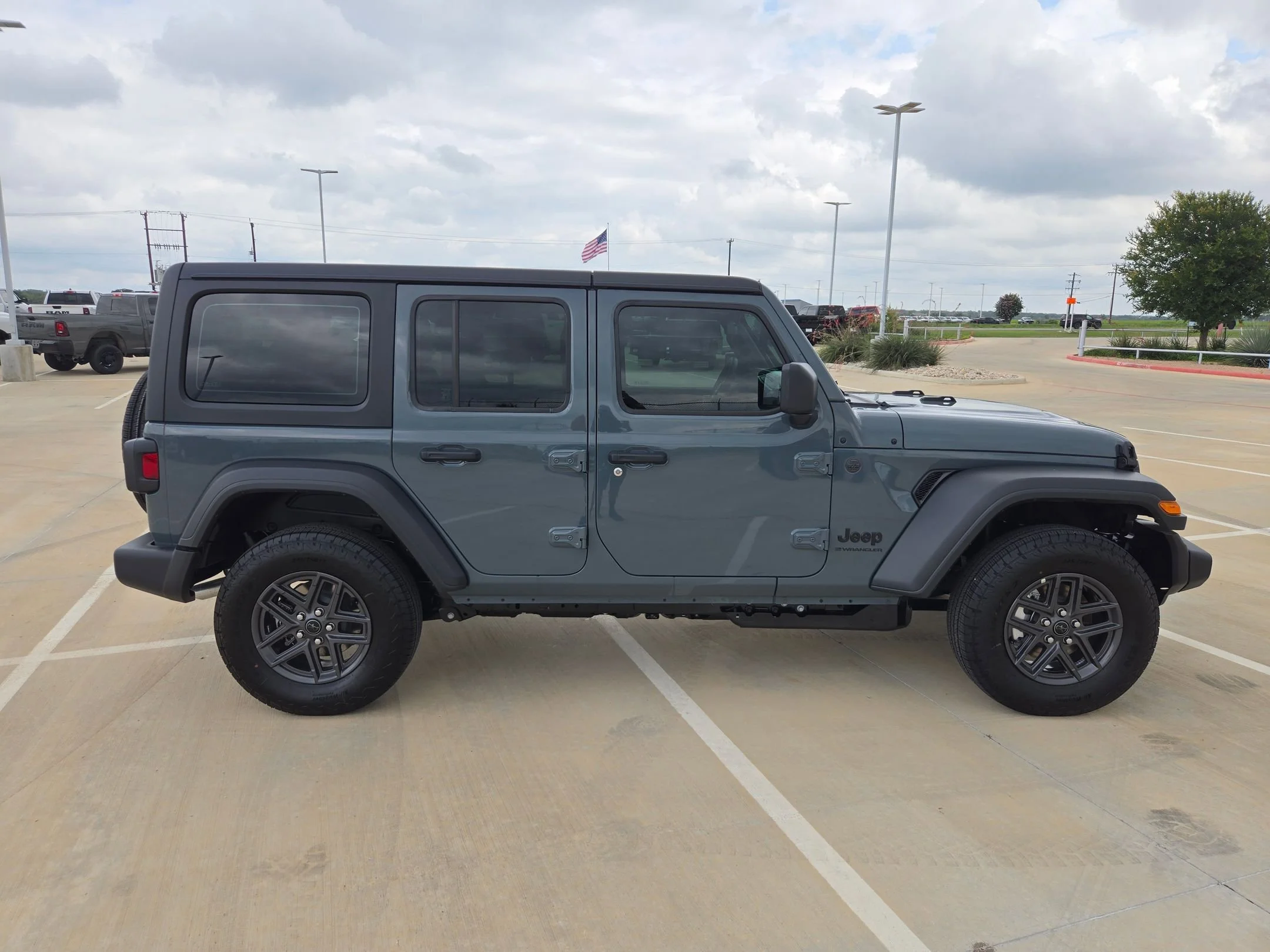 New 2026 Anvil Clear-Coat Exterior Paint Jeep Sport image 2