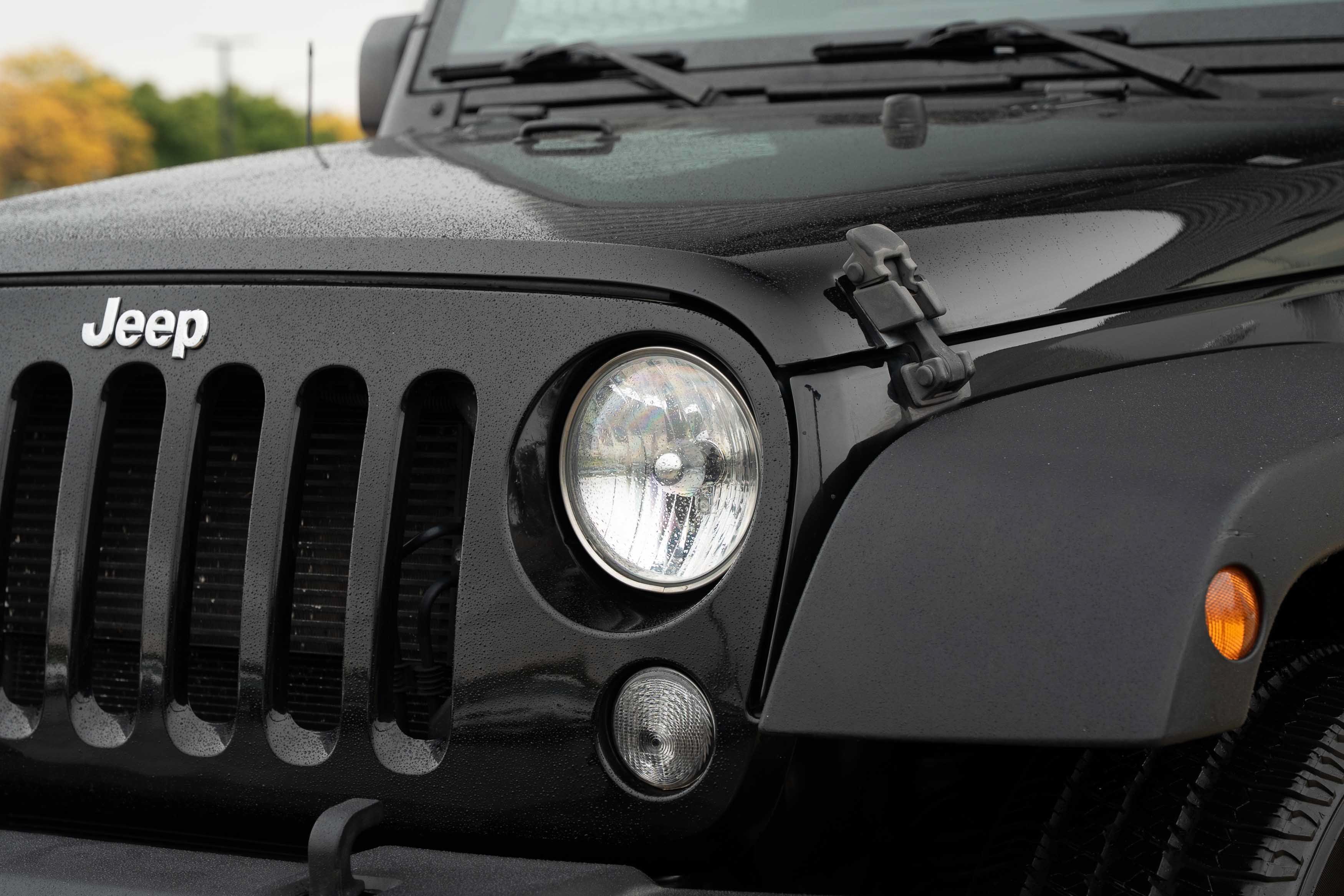 Used 2017 Black Clearcoat Jeep Sport image 28