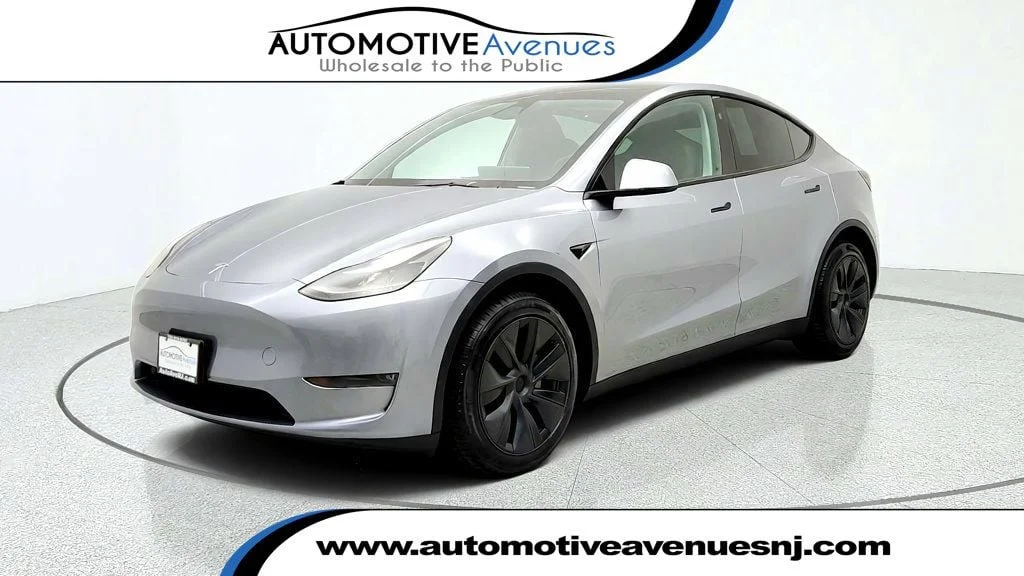Used 2024 Quicksilver Tesla Long Range AWD image 1