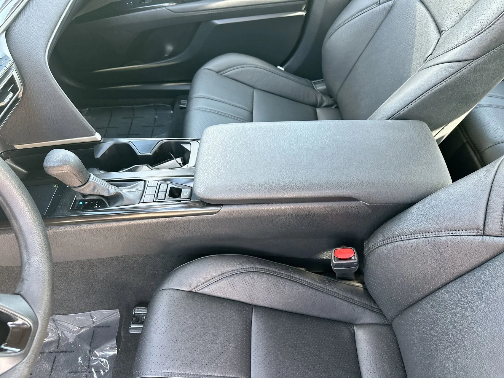 Used 2025 Ice Toyota LE image 21