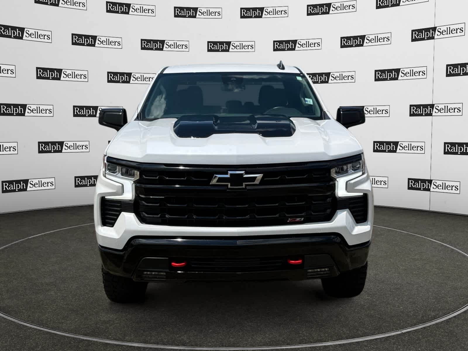 Used 2023 Iridescent Pearl Tricoat Chevrolet LT Trail Boss image 8