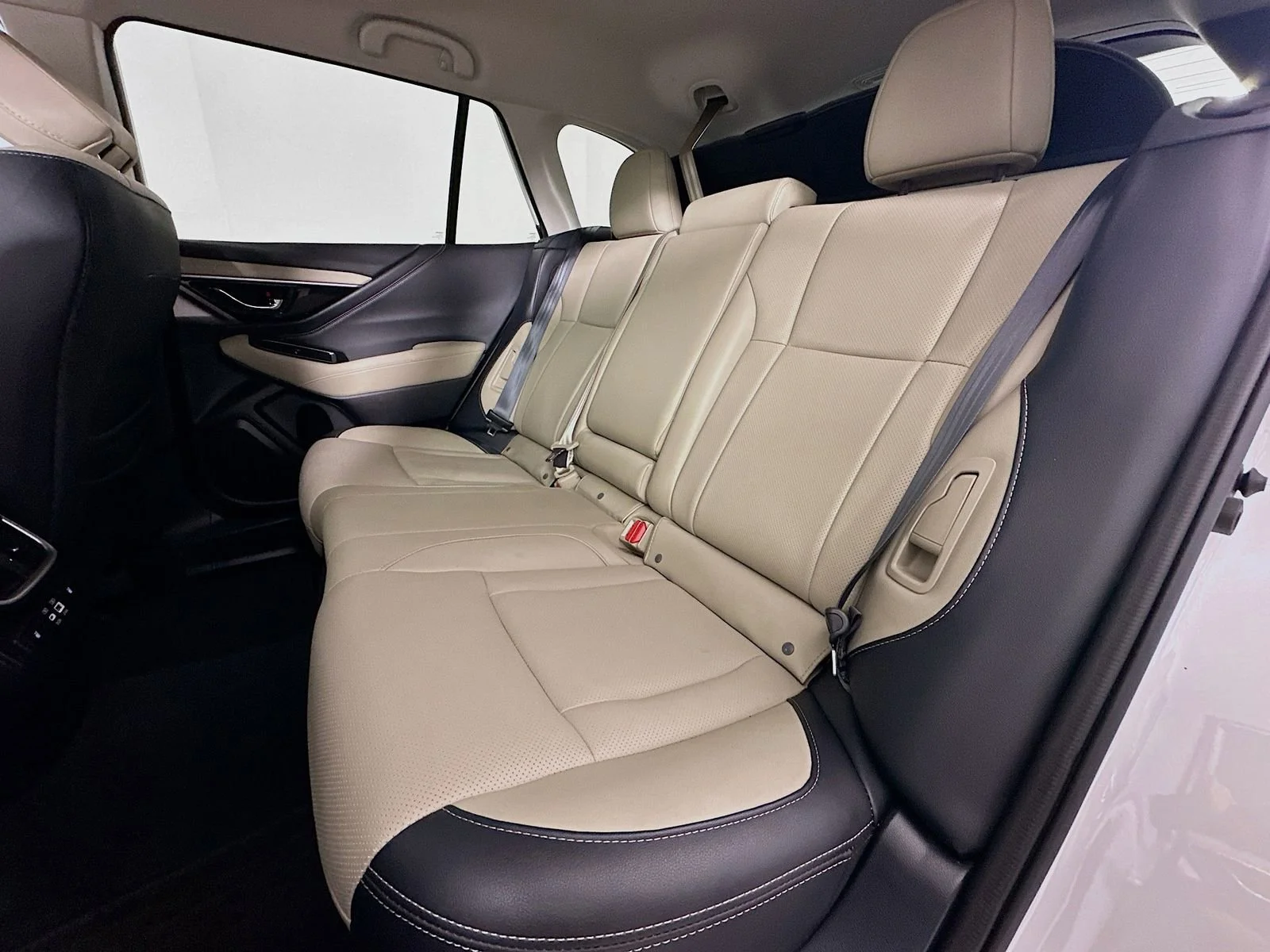 Used 2023 White Subaru Limited XT image 27