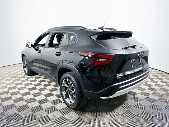 Certified Pre-Owned 2025 Chevrolet Trax LT