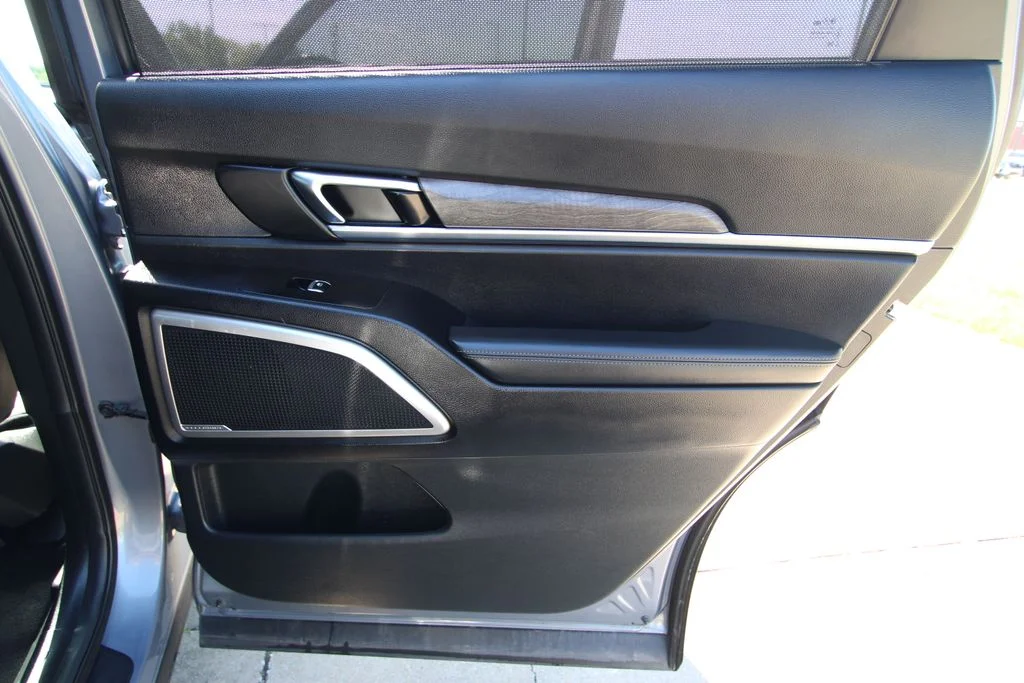 Used 2021 Everlasting Silver Kia EX image 41