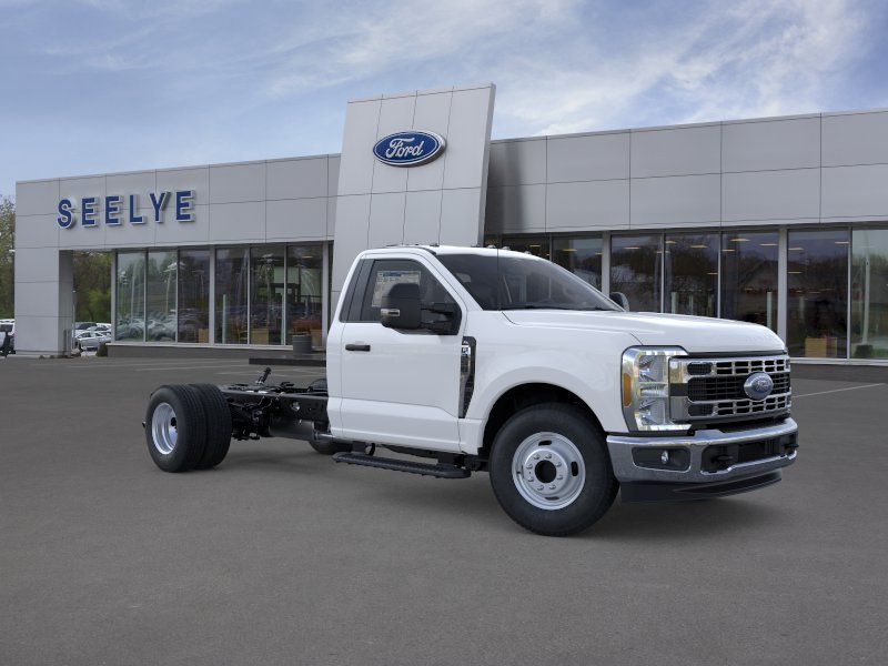 2026 Ford F-350 Super Duty Chassis Cab XL - Photo 7