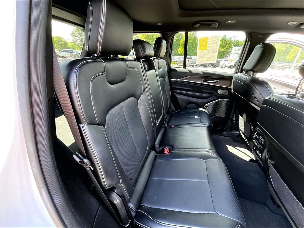 Used 2022 White Jeep Overland 4xe image 16