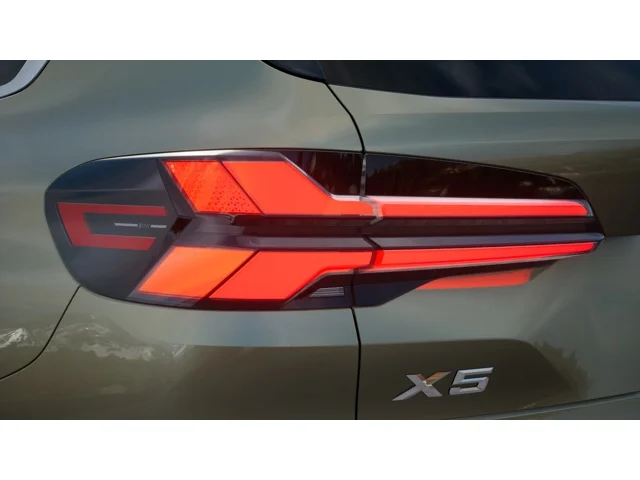 New 2026 Manhattan Green Metallic BMW xDrive40i image 8