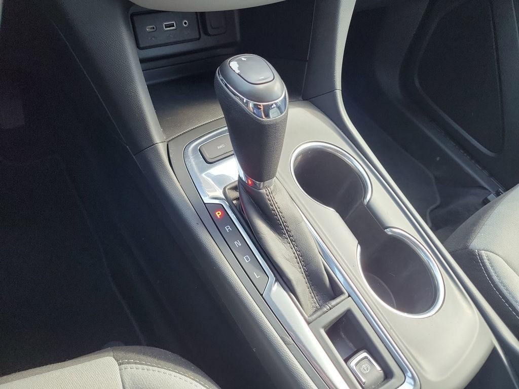Used 2021 White Chevrolet LS image 36