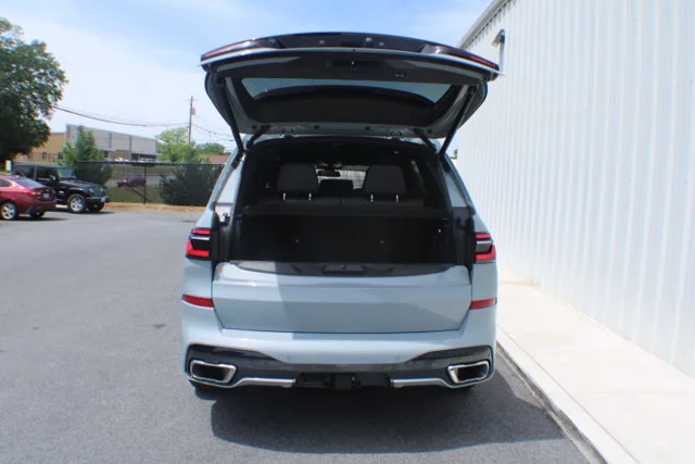 Used 2023 Brooklyn Grey Metallic BMW xDrive40i image 18