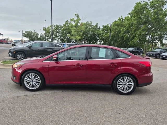 Used 2015 Red Ford Titanium image 4