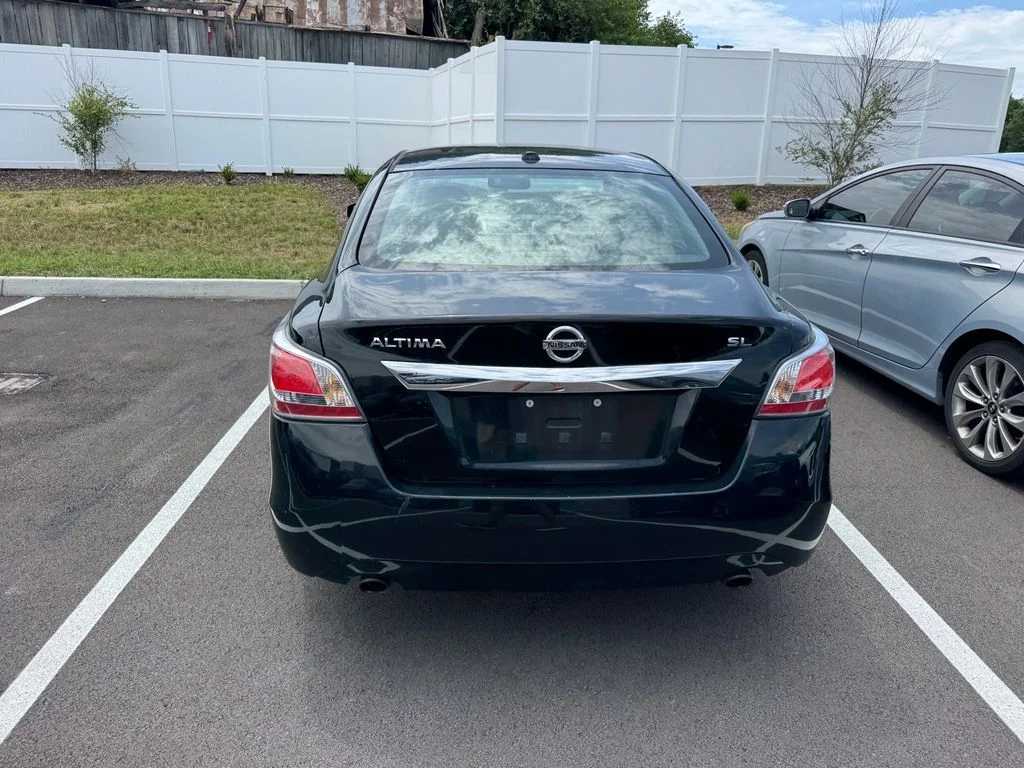 Used 2015 Black Nissan 2.5 SL image 16
