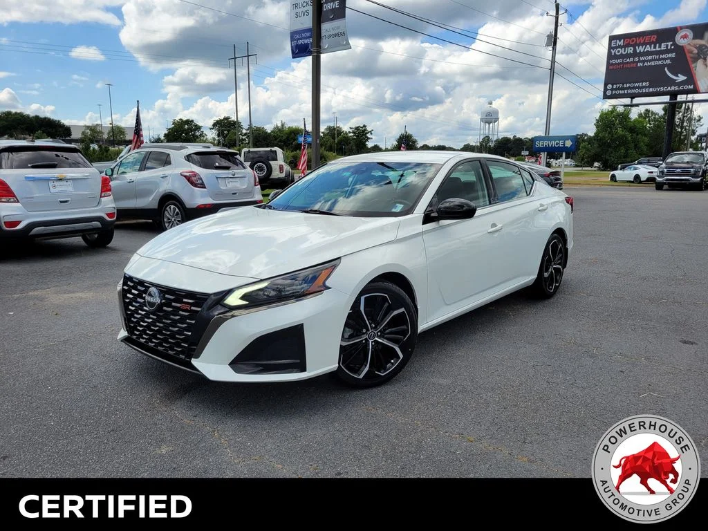 Used 2023 White Nissan 2.5 SR image 2