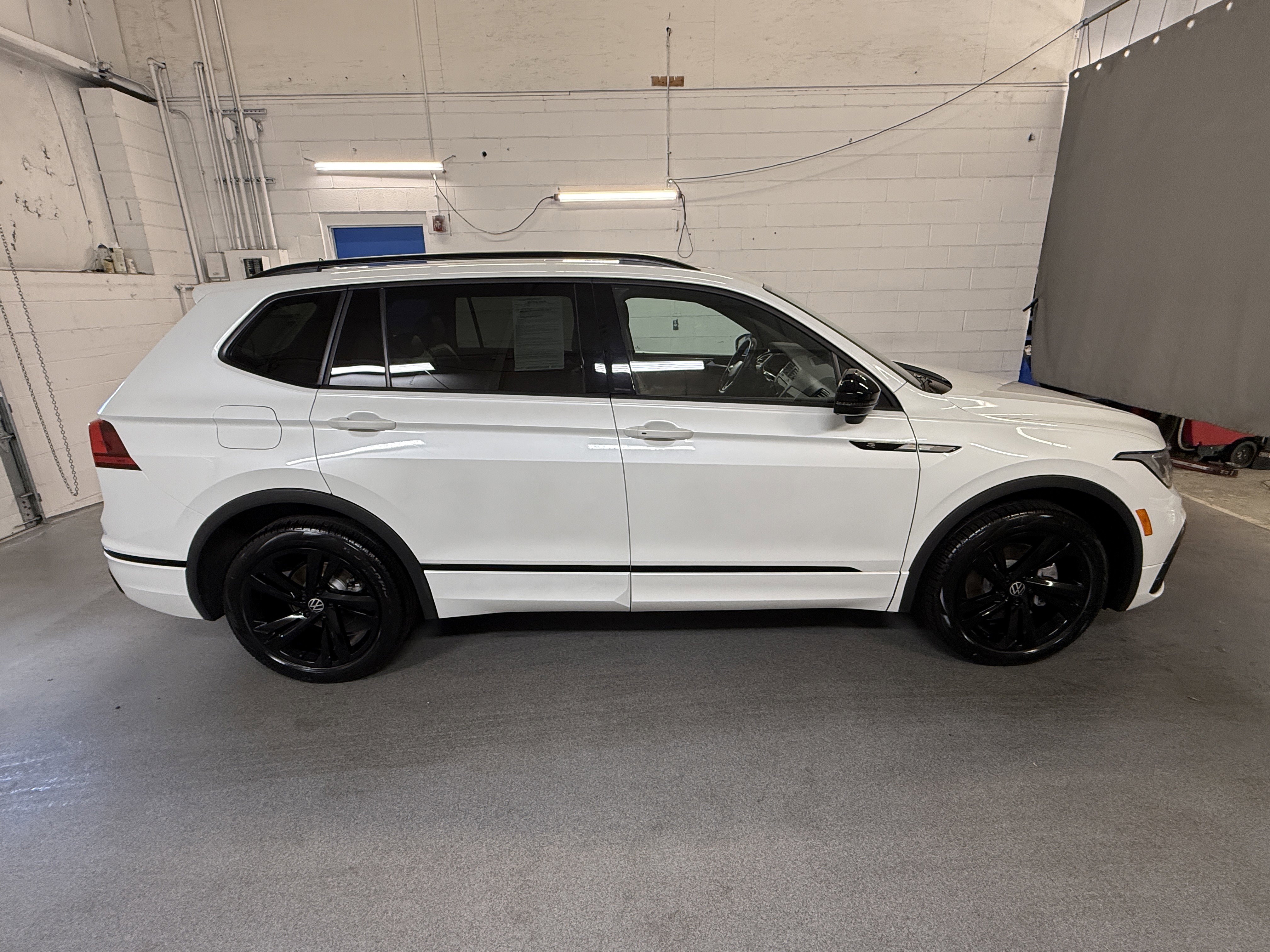 Used 2023 Opal White Pearl Volkswagen SE R-Line Black image 10