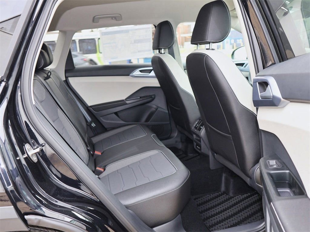 New 2026 Black Volkswagen 1.5T SE image 25
