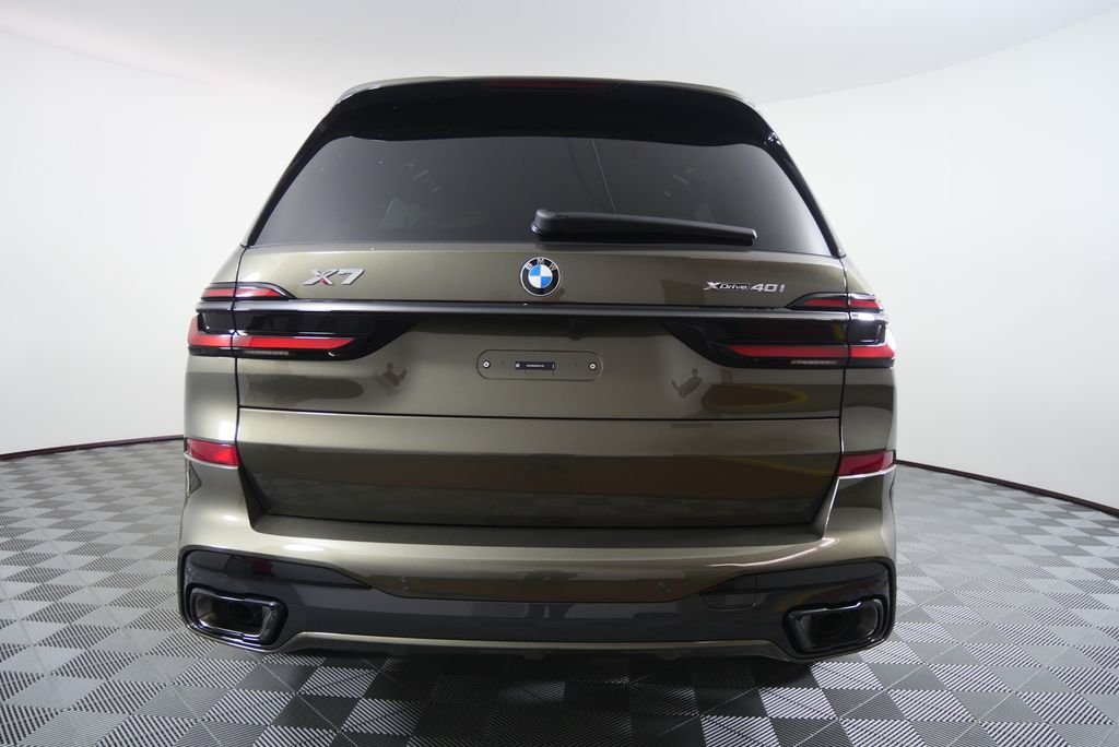 Used 2027 Manhattan Green Metallic BMW xDrive40i image 4
