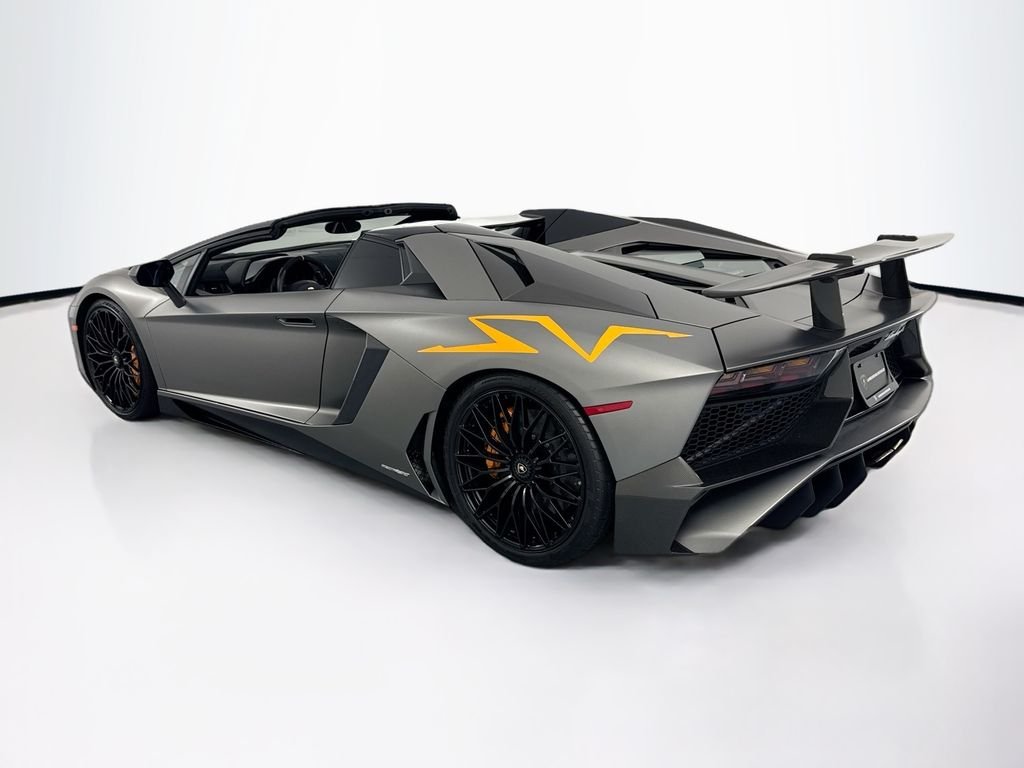 Used 2017  Lamborghini  image 7