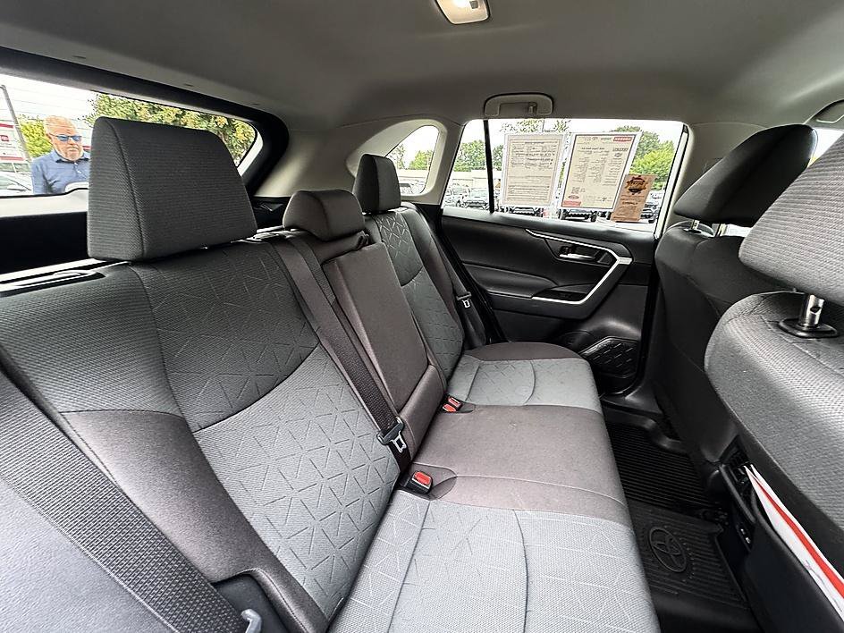 Used 2025 Ice Cap Toyota XLE image 24