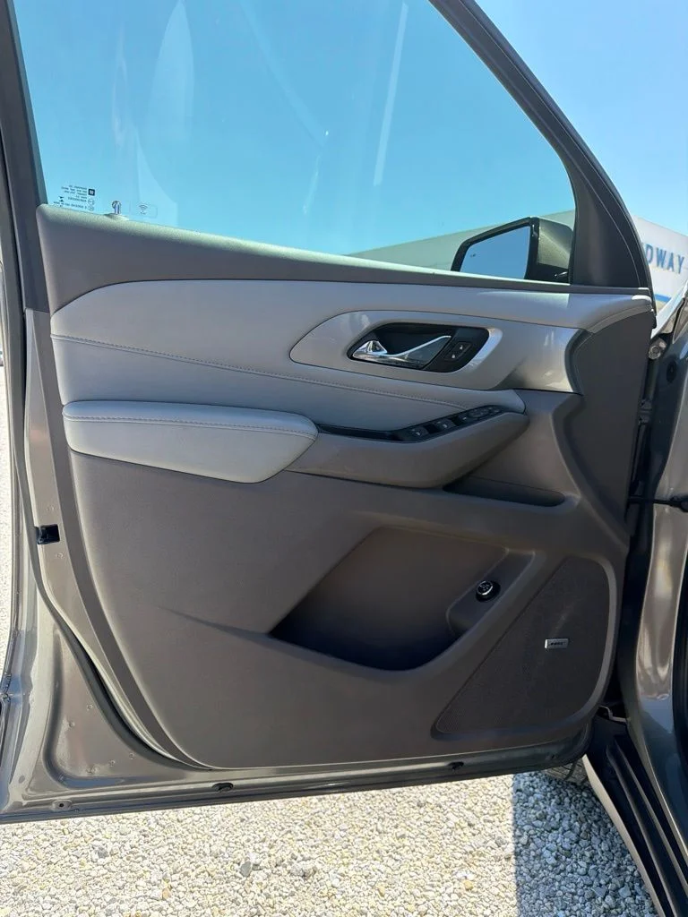 Used 2019 Gray Chevrolet 3LT image 9