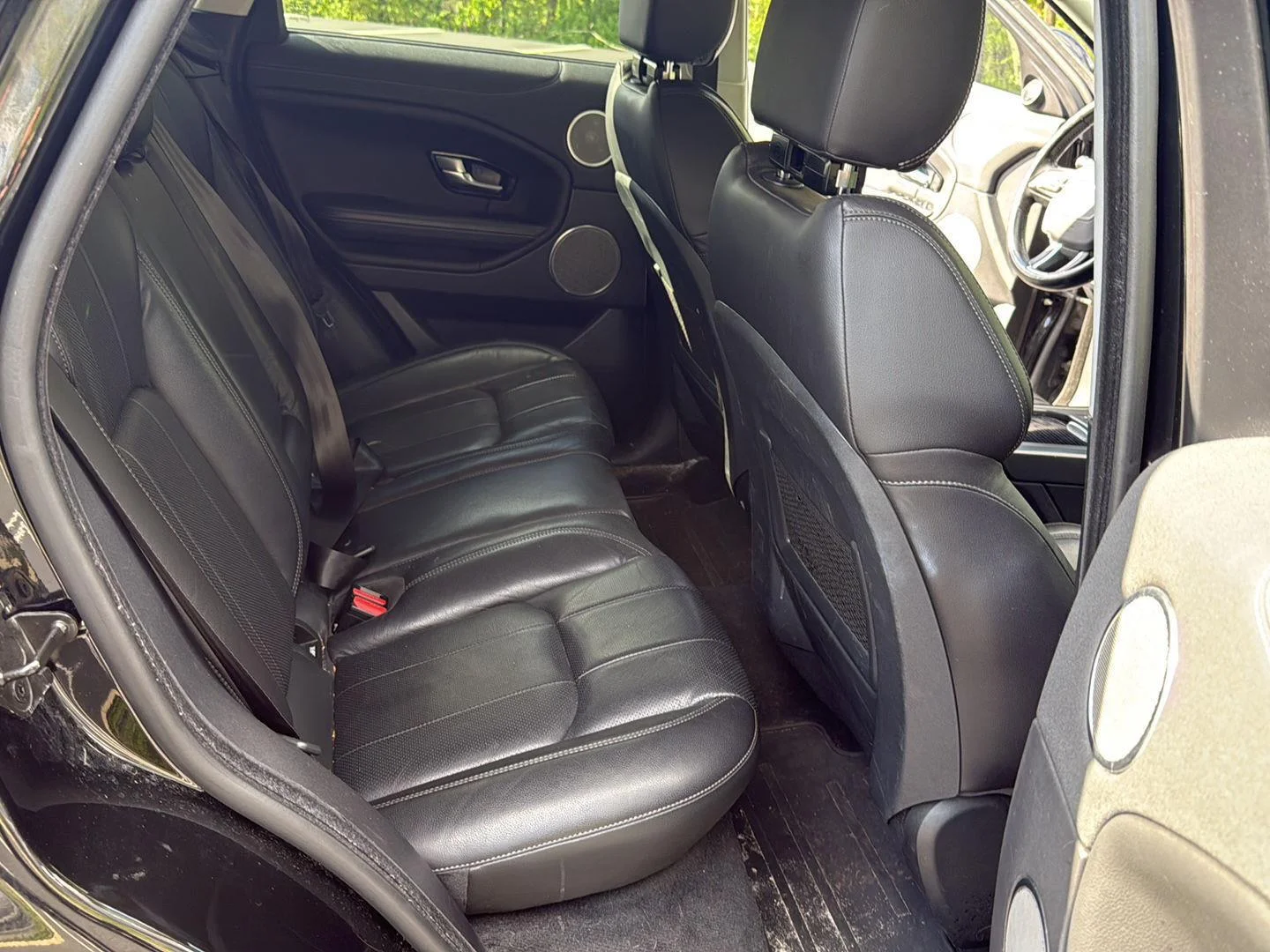 Used 2018 Narvik Black Land Rover SE Premium image 11