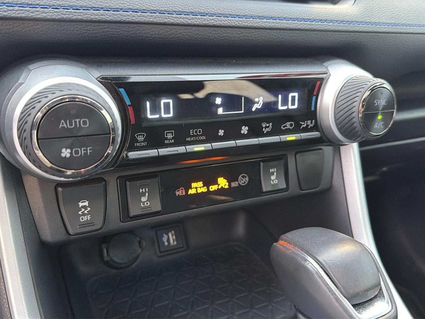 Used 2024 Wind Chill Pearl w/Midnight Black Metallic Roof Toyota Hybrid XSE image 26