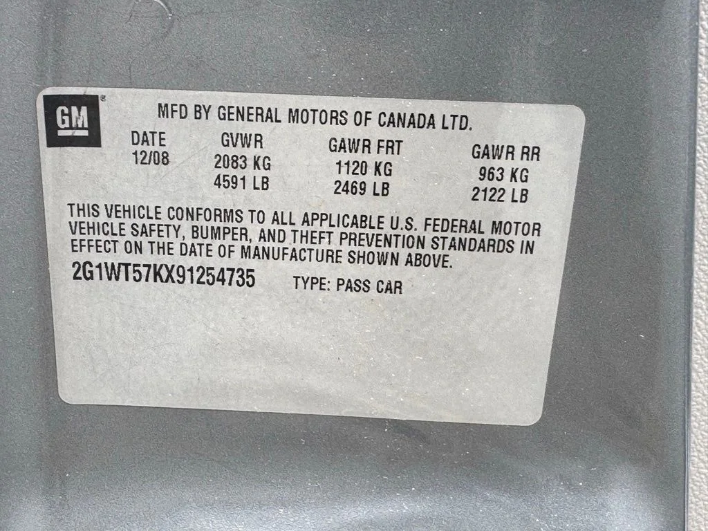 Used 2009 Silver Chevrolet LT image 17
