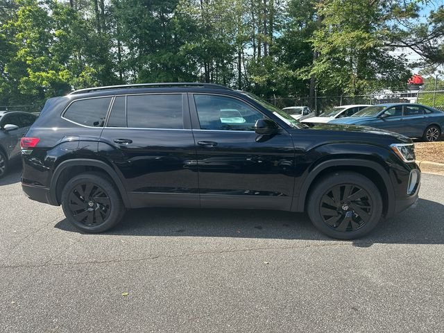 New 2026 Black Volkswagen 2.0T SE w/Technology image 4