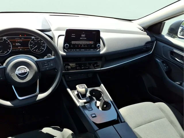 Used 2024 White Nissan S image 18