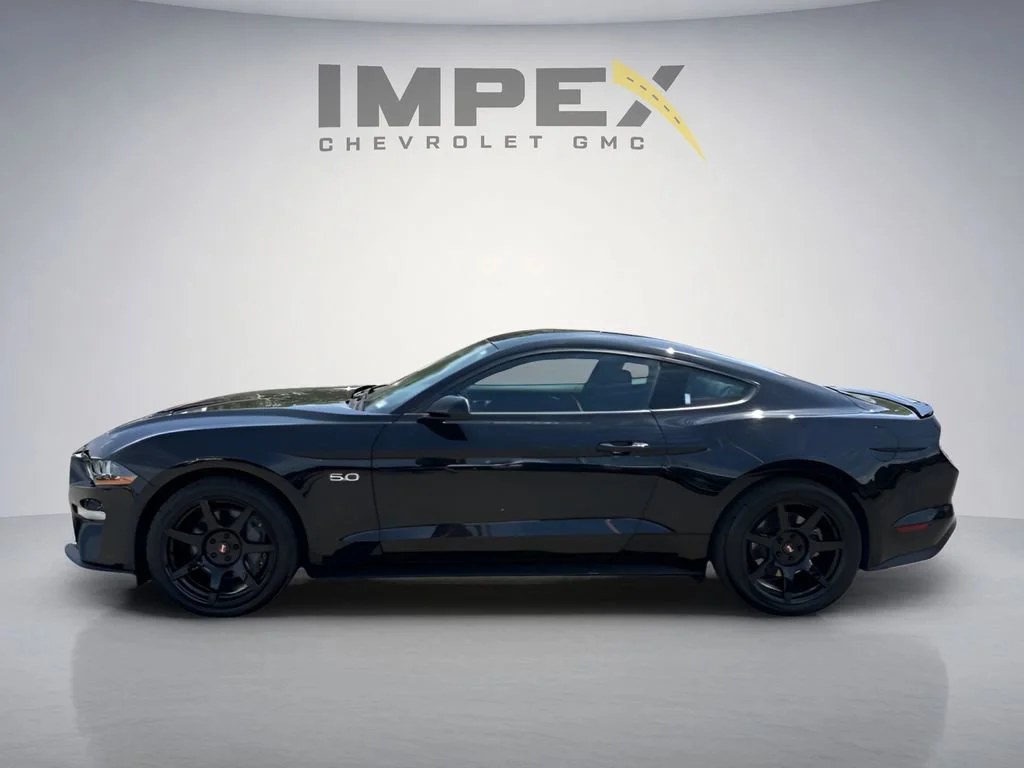 Used 2022  Ford GT image 2