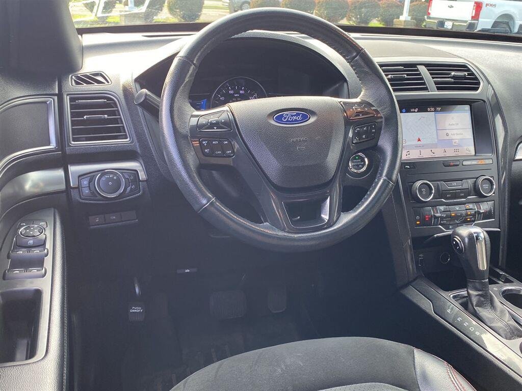 Used 2019 Agate Black Ford XLT image 3