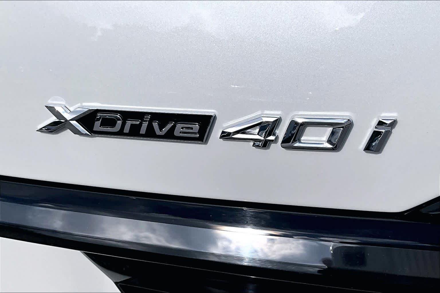 Certified Used 2025 Mineral White Metallic BMW xDrive40i image 10