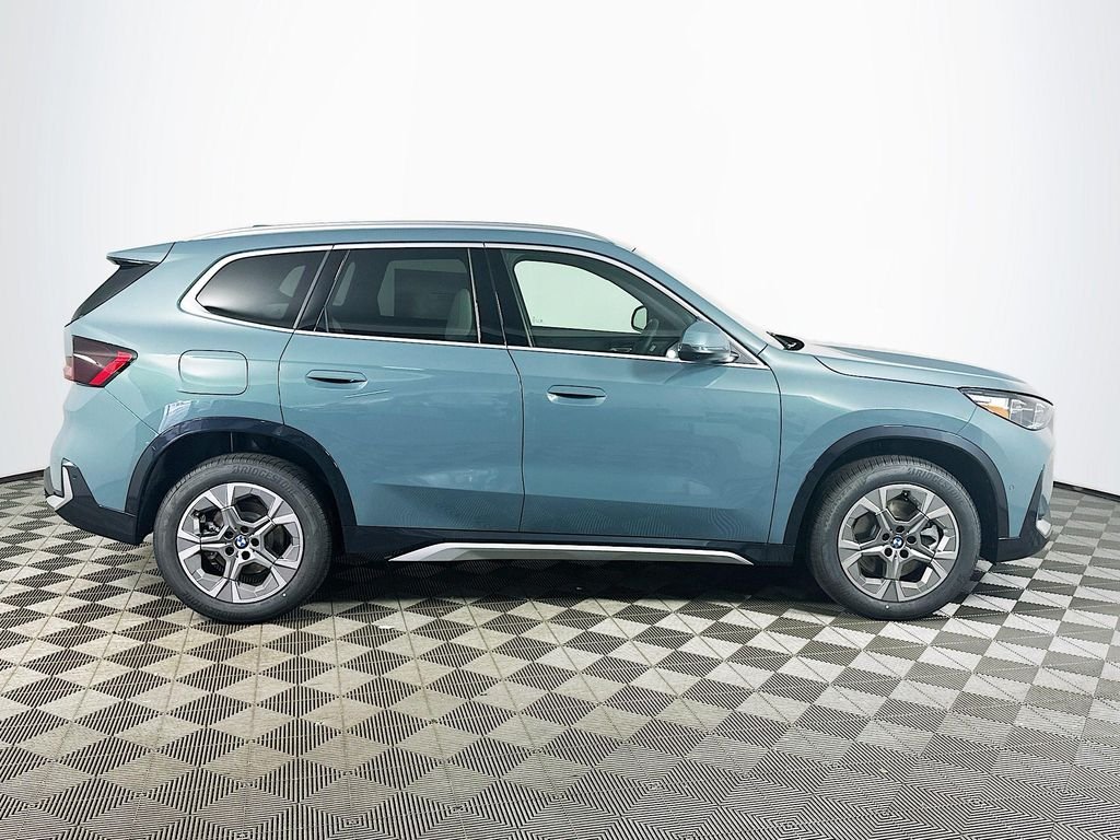 Used 2026 Green Metallic BMW xDrive28i image 4