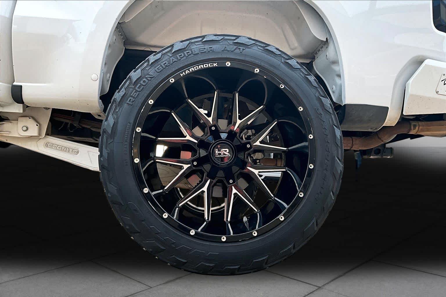 Used 2019 Summit White Chevrolet RST image 11