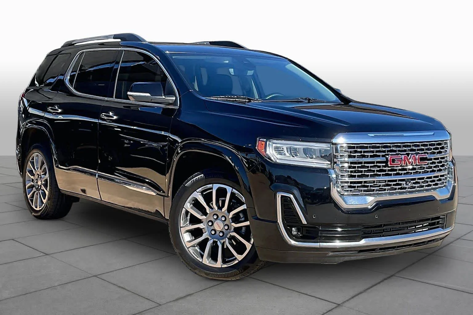 Used 2023 Ebony Twilight Metallic GMC Denali image 3