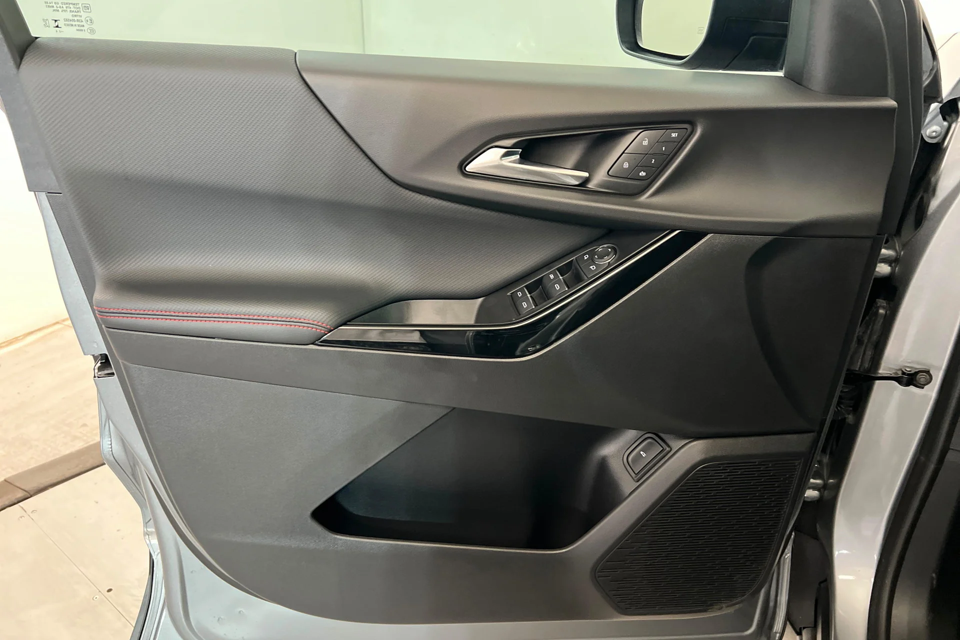 2027 Chevrolet Equinox RS - Photo 14
