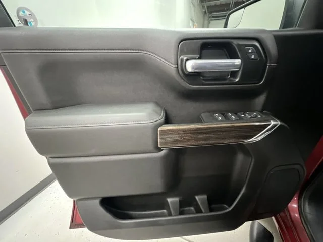 Used 2020 Red Chevrolet RST image 22