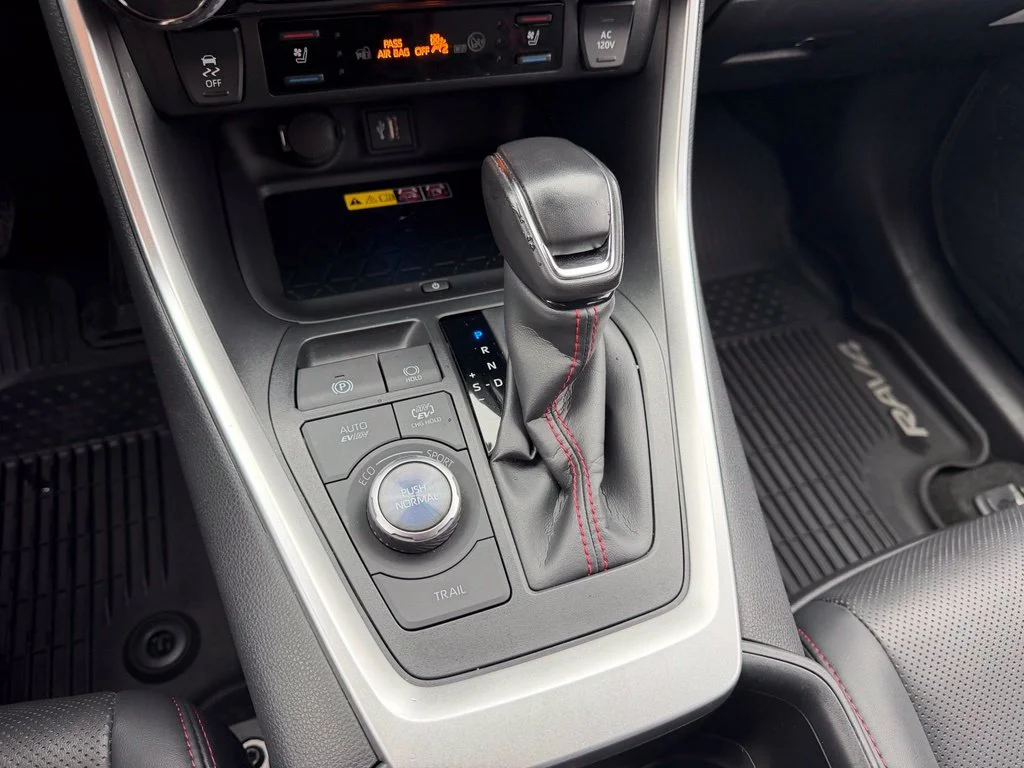 Used 2025 Wind Chill Pearl/Midnight Black Metallic Toyota XSE image 24