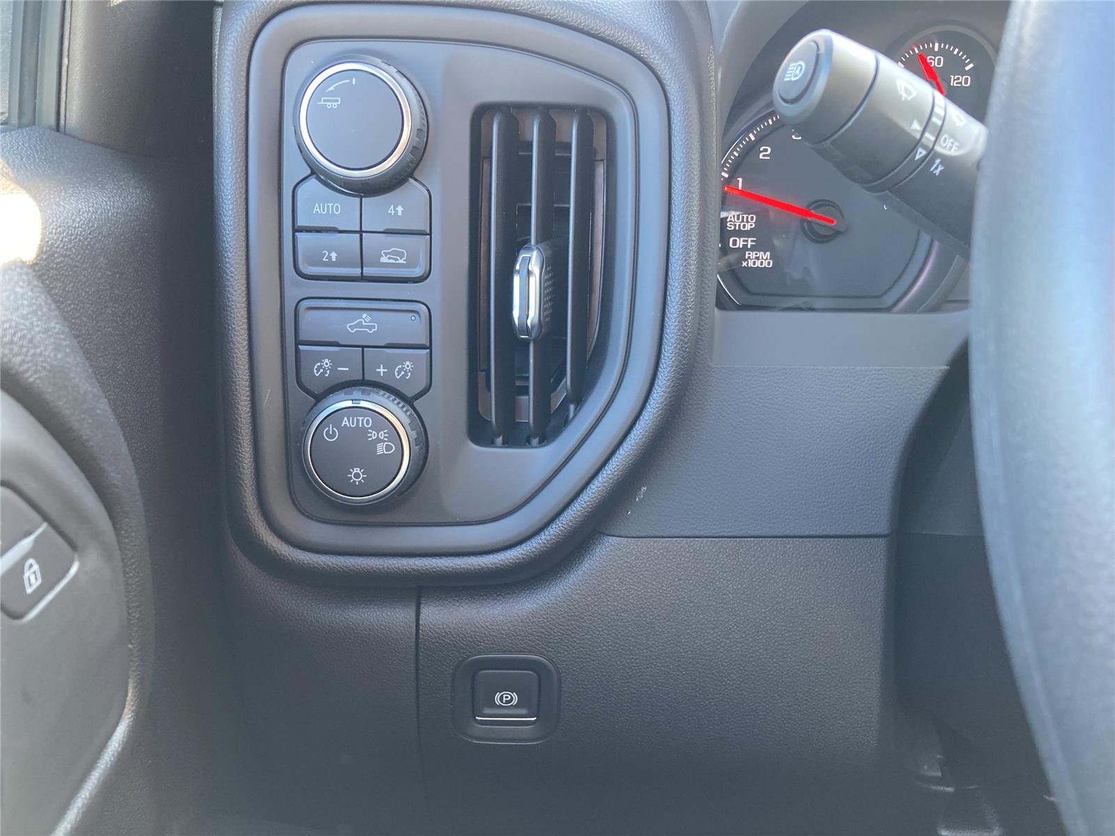 2025 Chevrolet Silverado 1500 Custom - Photo 24