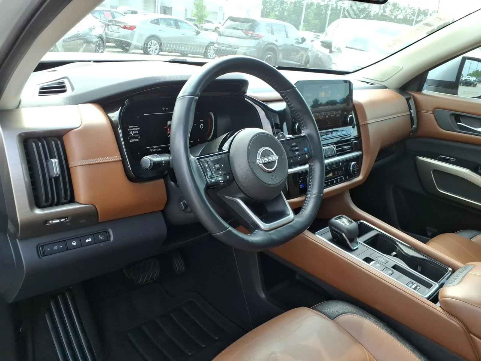 2023 Nissan Pathfinder Platinum Silver at Robbins Nissan