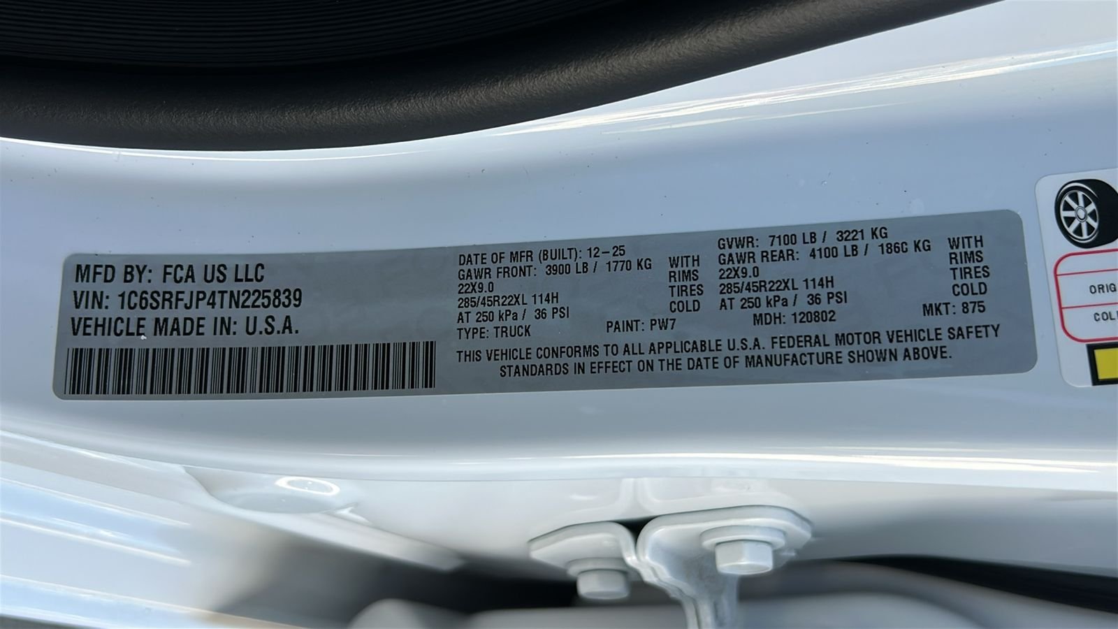 New 2026 Bright White Clear-Coat Exterior Paint RAM Laramie image 31