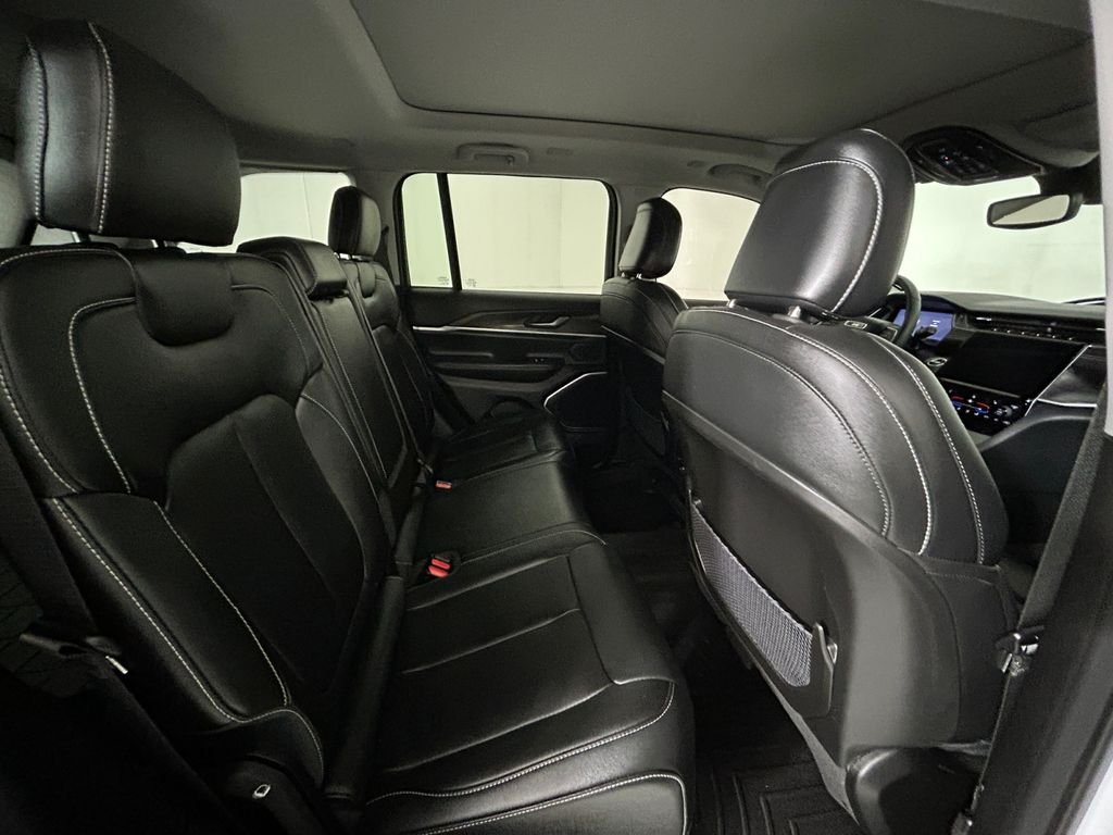 Used 2023 White Jeep Limited image 17