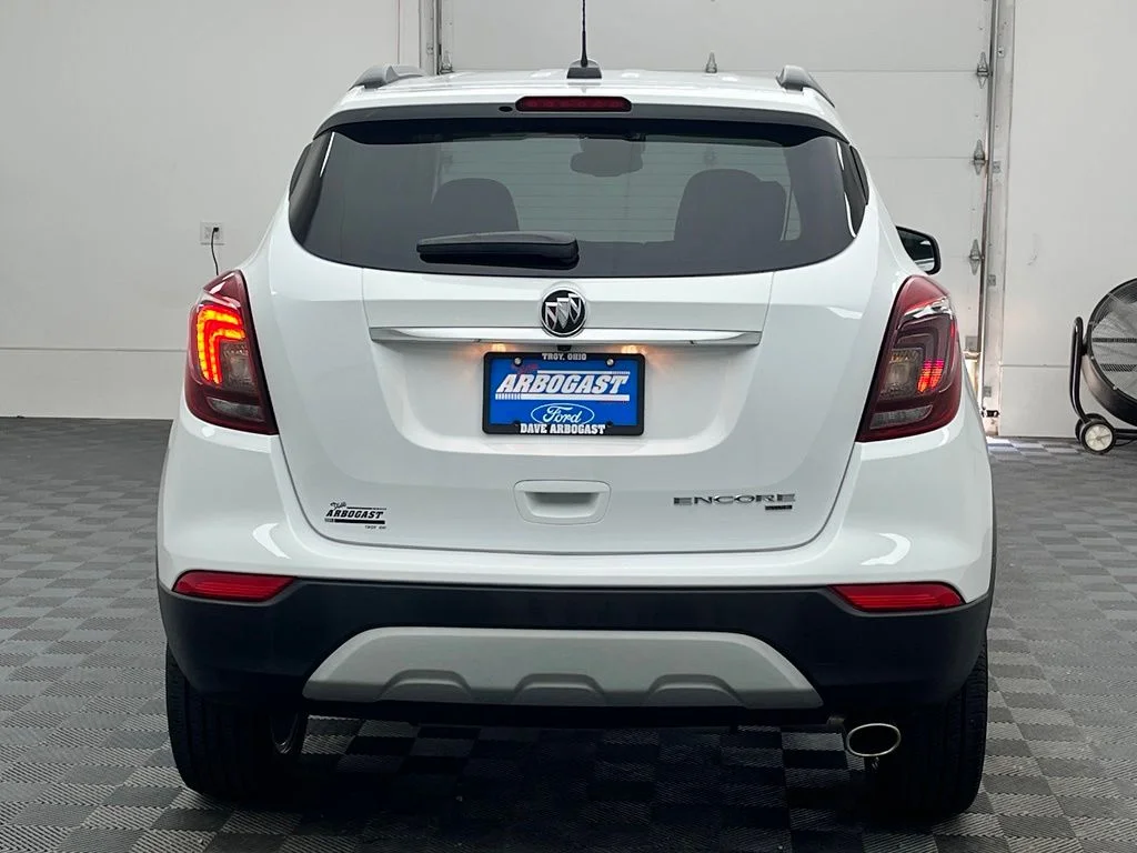 Used 2022 White Buick Preferred image 9