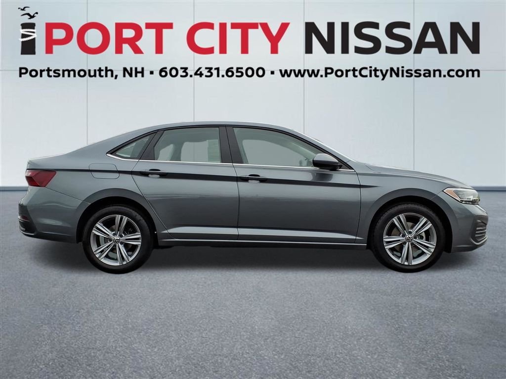 Used 2024 Platinum Gray Metallic Volkswagen 1.5T SE W/SUNROOF & HEATED SEATS image 31